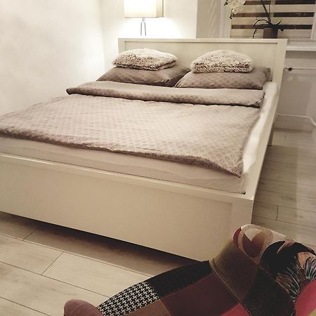 Boleslaviaapartments - Apartament Antonella ブンツラウ エクステリア 写真